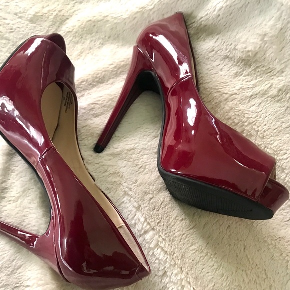 👑✅PRICE FIRM✅ GUESS Dark Red Patent Heels - Picture 8 of 11